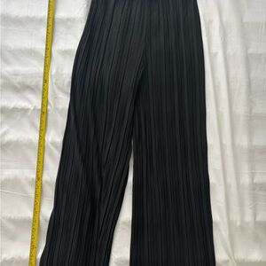 Women's Black Pleated Wide-Leg Pants with Elastic Waistband